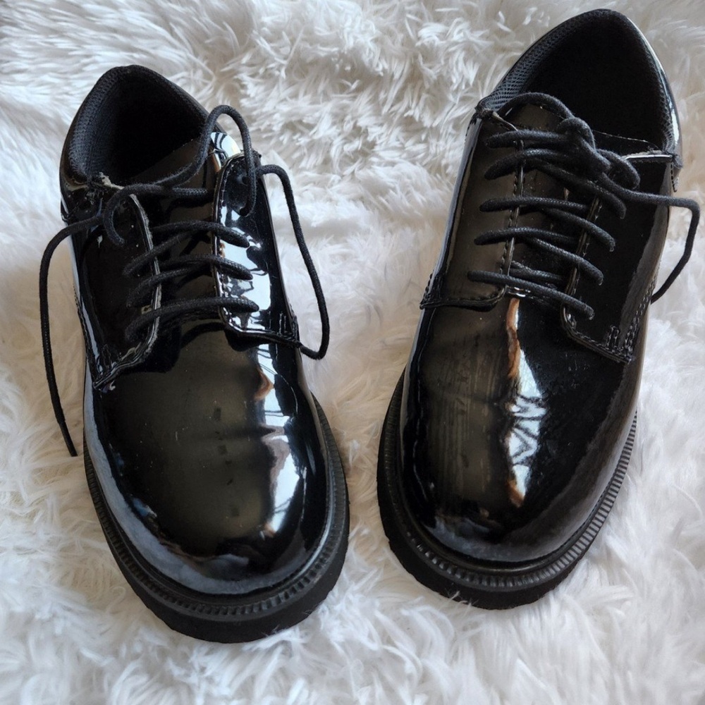 Bates Black Patent Leather Lace-Up Shoes